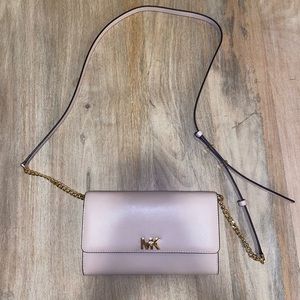 MICHAEL KORS XL WALLET ON A CHAIN. soft pink leather.